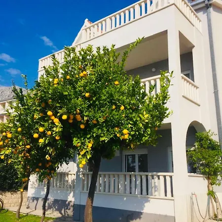 Apartamento New Omis Sandy Beach *